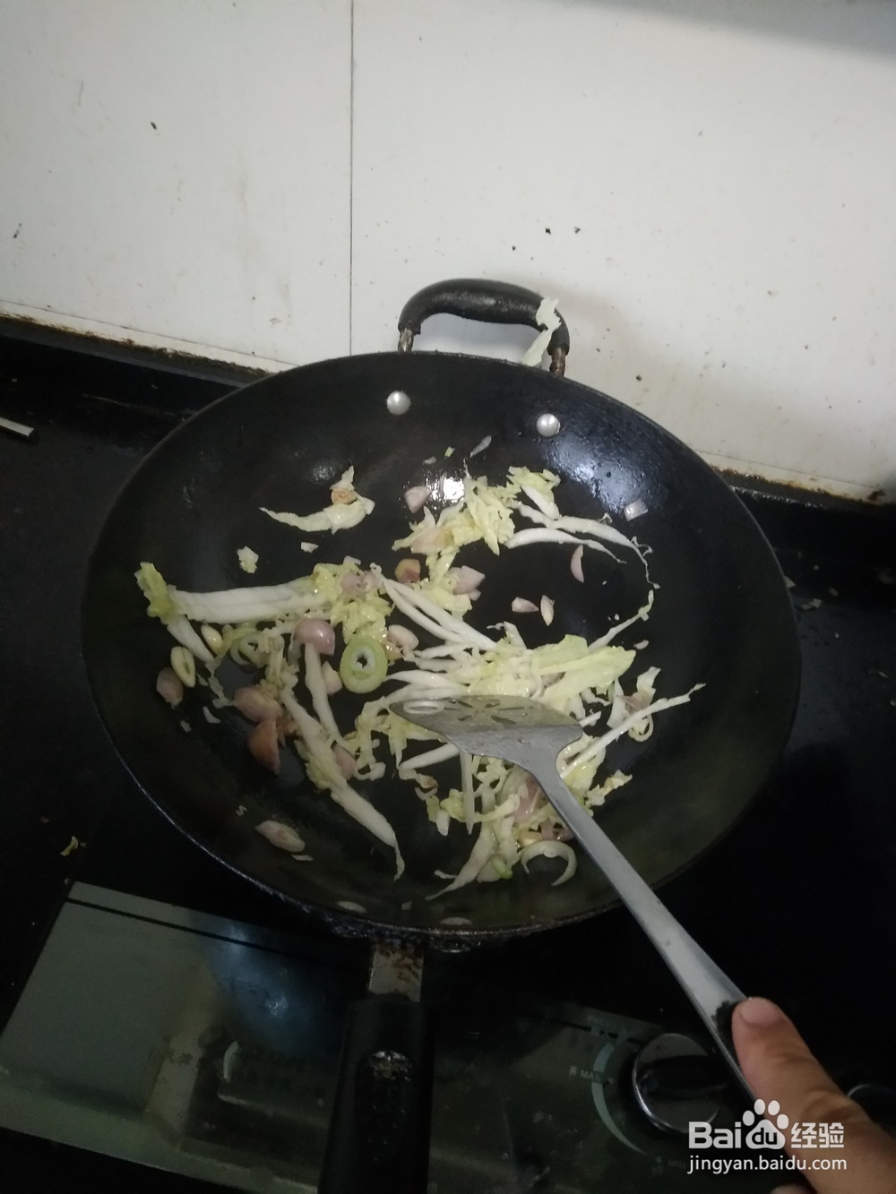 蹄膀罐头肉炒米饭