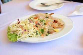女生减肥时一日三餐应该怎样搭配怎样吃才能瘦
