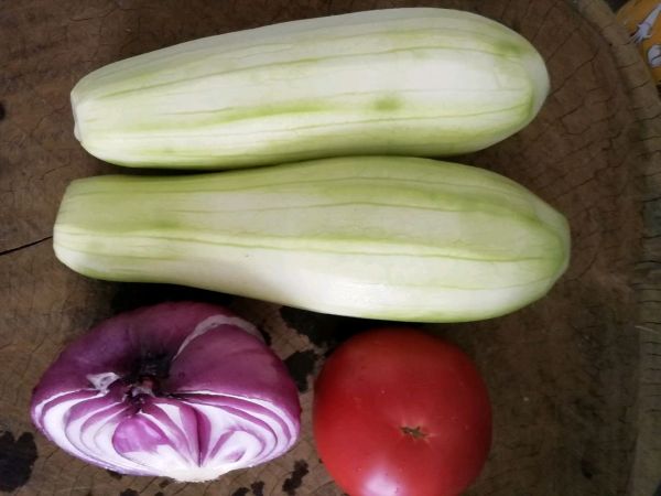 西葫芦炒西红柿