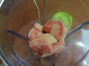 营养价值超高的桃子雪糕