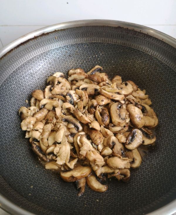 黑椒蒜香鸡肉蘑菇