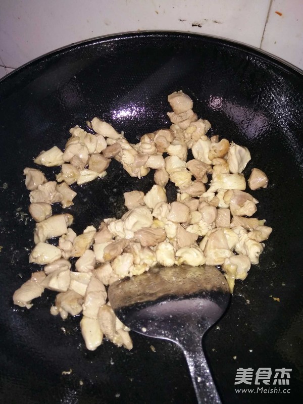 宫爆鸡丁的做法