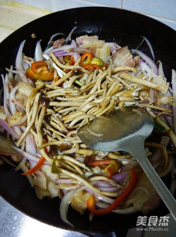 香炒茶树菇的做法