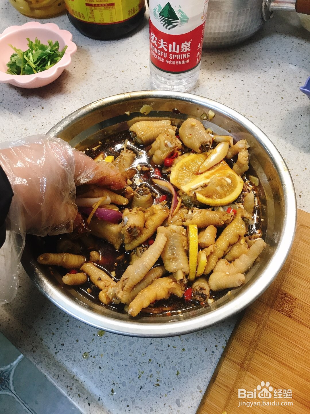 柠檬鸡爪的做法
