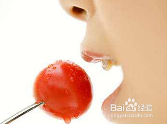 秋季如何预防嘴唇干裂?