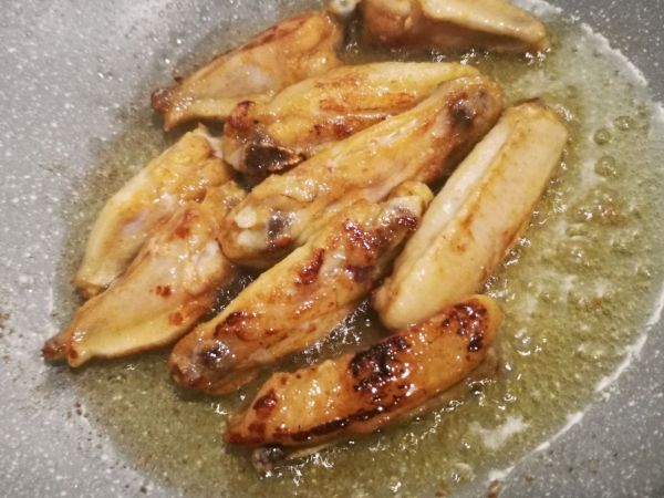 蒜香奥尔良鸡翅仔