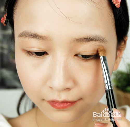 棕色眼影怎么画出清纯效果