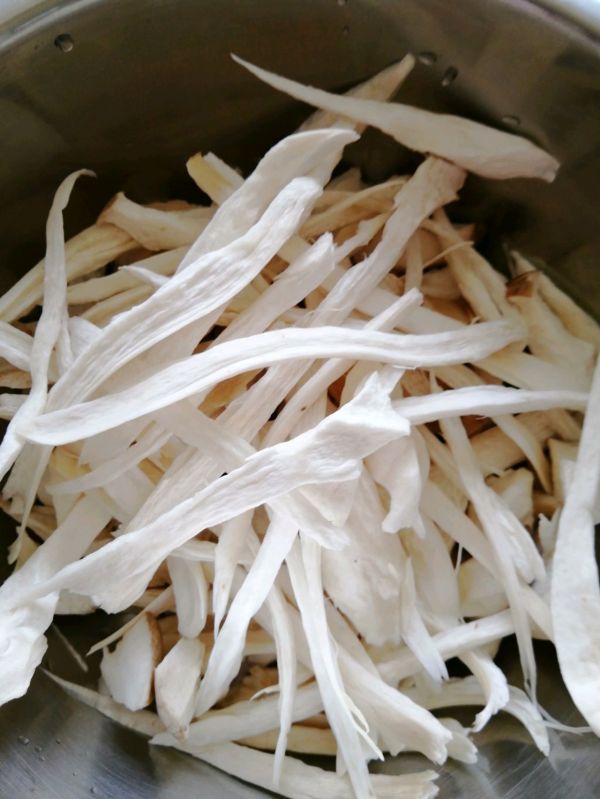 手撕杏鲍菇炒肉丝