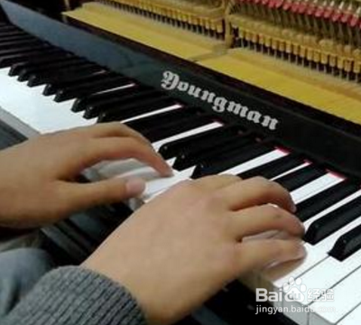 钢琴am和弦怎么按？