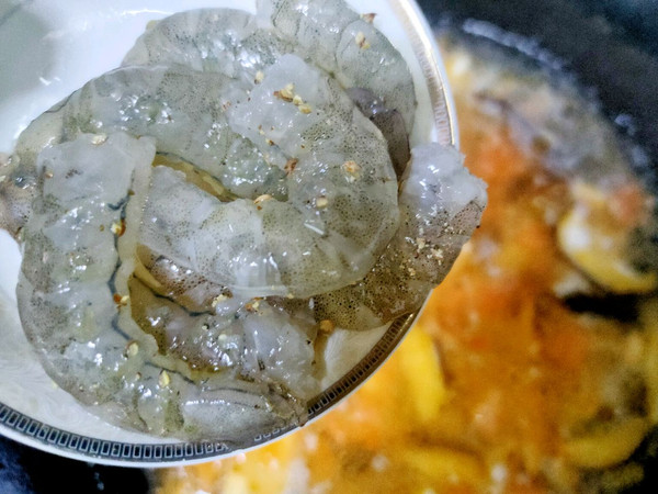 营养补钙番茄虾仁菌菇汤