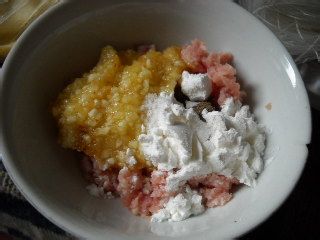 丝瓜汆无花果肉丸子