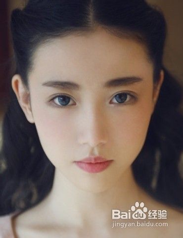 戴隐形眼镜如何搭配妆容