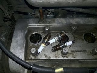怎样取下奇瑞火花塞高压帽