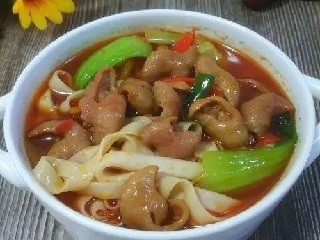 红烧肥肠面怎么做