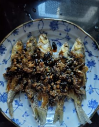 辣蒸小河鱼的做法步骤