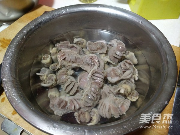 鸡胗拌豆角的做法