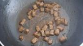 泡菜萝卜炒牛肉的制作过程