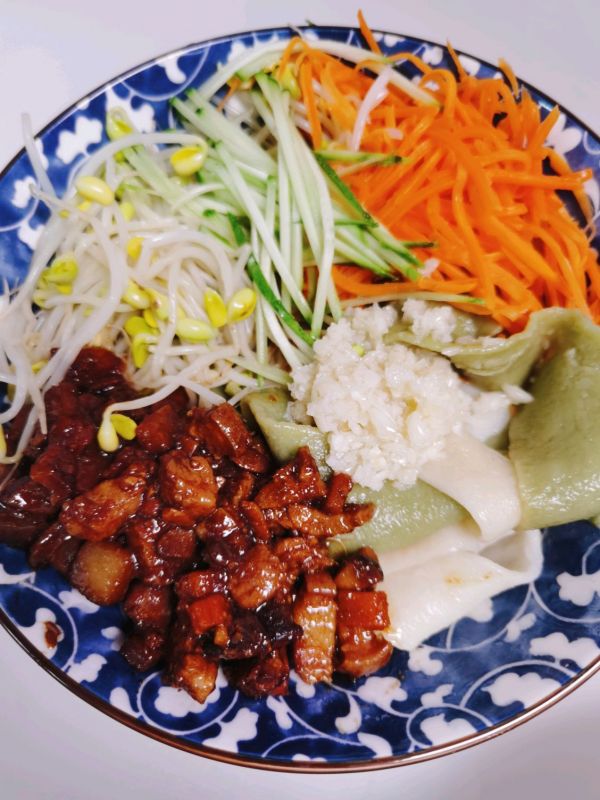 荆芥肉酱油泼面