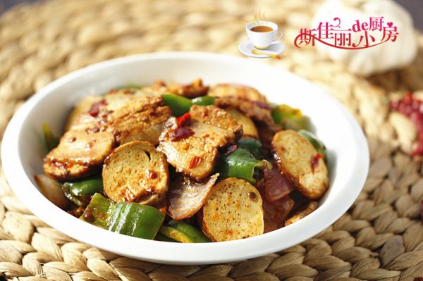 青椒素鸡炒回锅肉