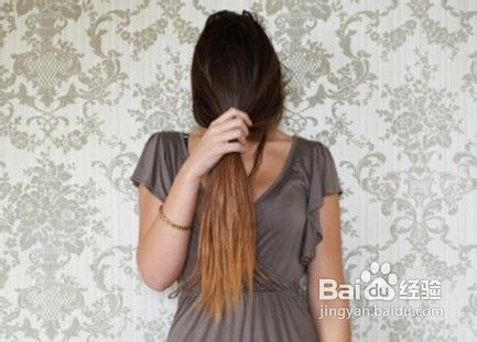 熟女面临脱发危机？ 头皮按摩5部曲