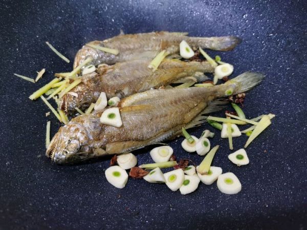 #钟于经典传统味#【红烧小黄鱼炖豆腐】