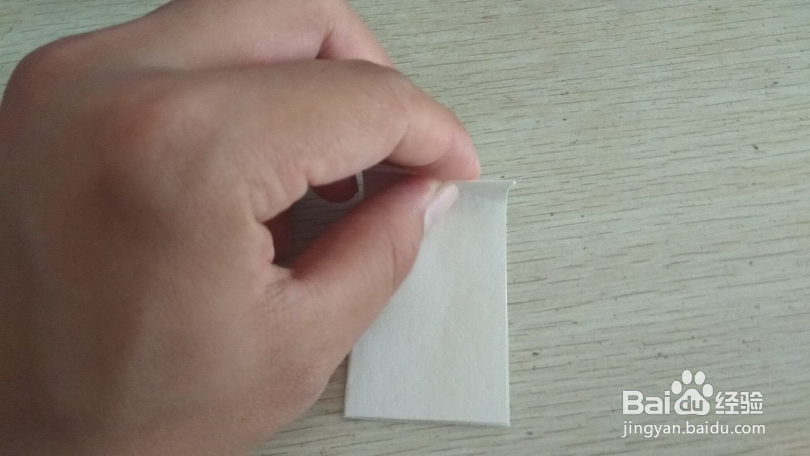 如何用一块正方形素描画纸做梯形的简易钢笔支架