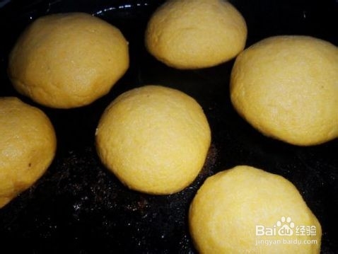 爱心早餐:牛奶玉米面饼子的做法
