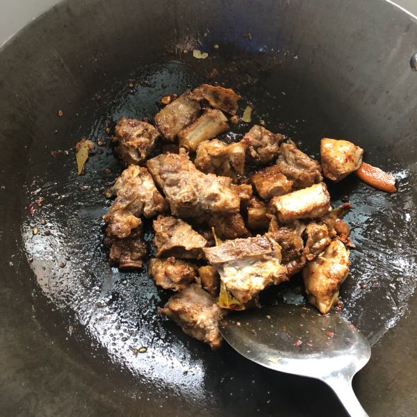 软糯芋儿烧排骨