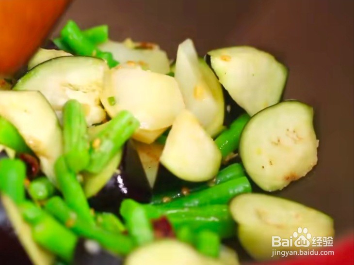 简单的一道土豆炒茄子