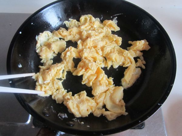 白玉菇鸡蛋豆腐羹