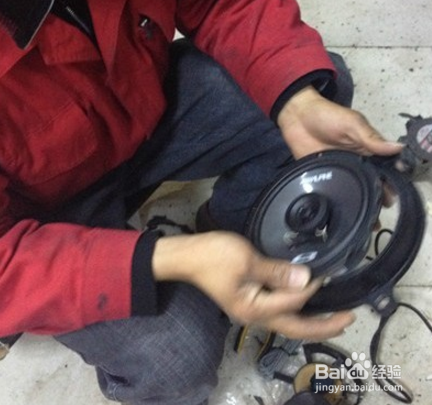 来给自己的车上更换一下新的音响试试效果