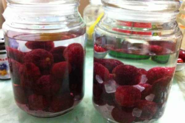 浸杨梅酒的瓶子吸牢如何打开