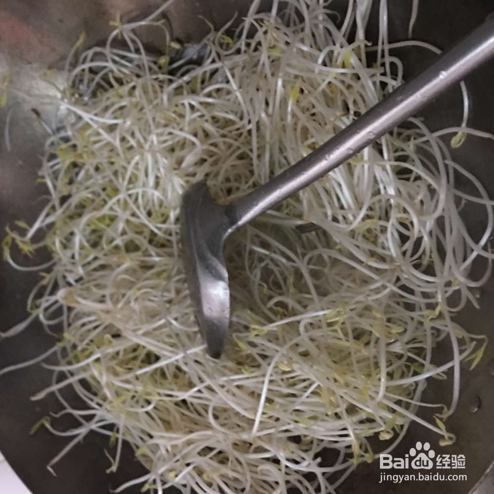 秋高气爽，来一碗豆芽汤润润燥！