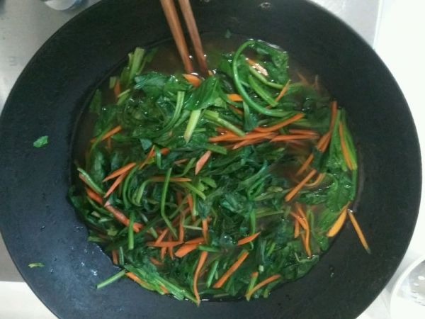 麻酱拌坚果菠菜