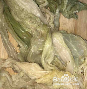 大骨炖酸菜的做法