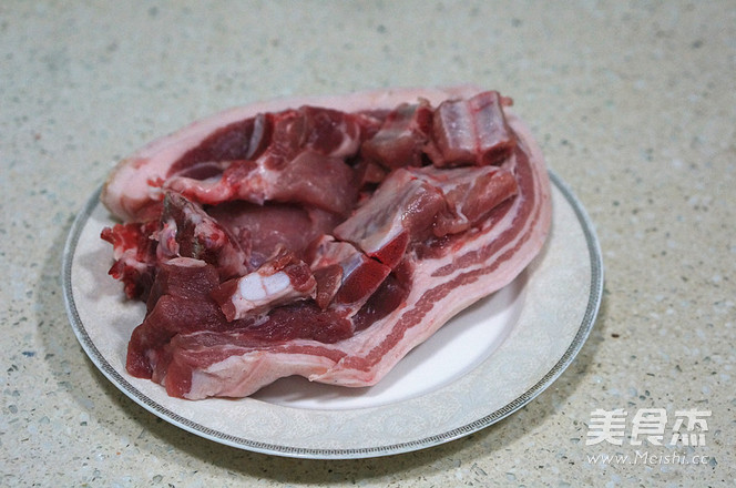 金针菜炖五花肉