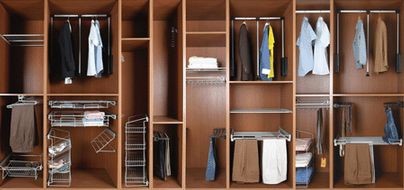 如何定制适合自己的衣柜