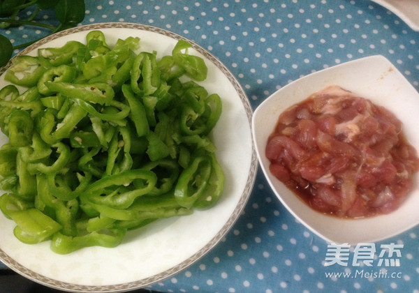 辣椒炒肉丝的做法