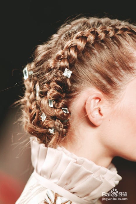 520打造浪漫约会发型，为形象加分