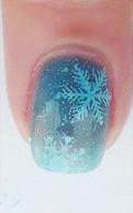 蓝色雪花美甲教程