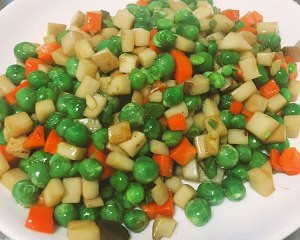 如何制作豌豆炒杏鲍菇