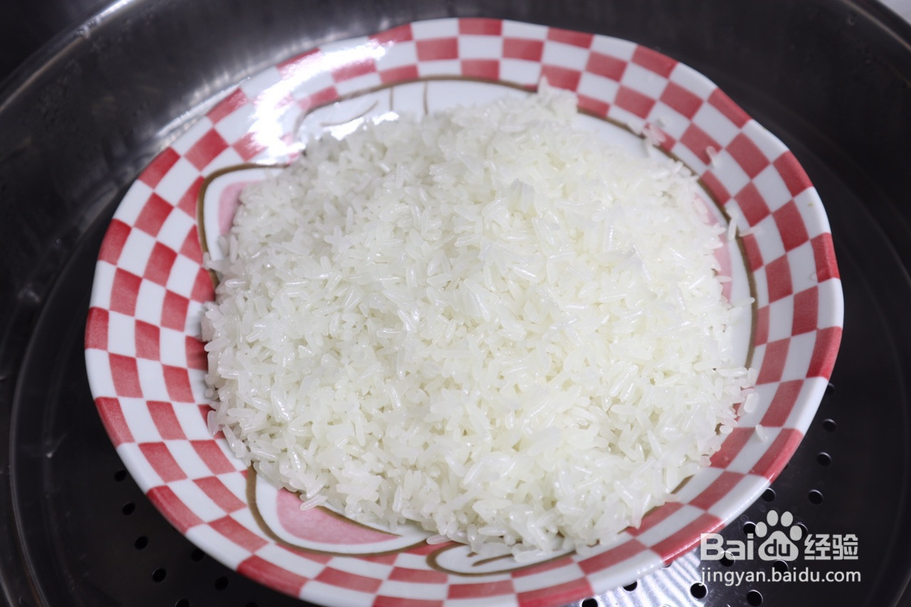 芭蕉叶蒸糯米排骨的做法