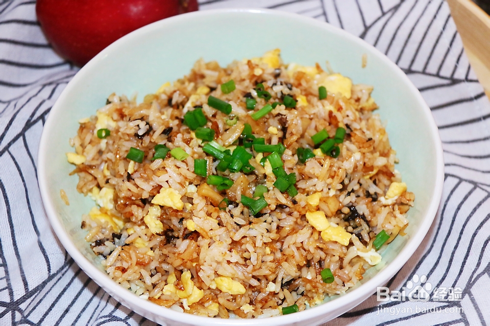 味美鲜香的干贝虾皮炒饭