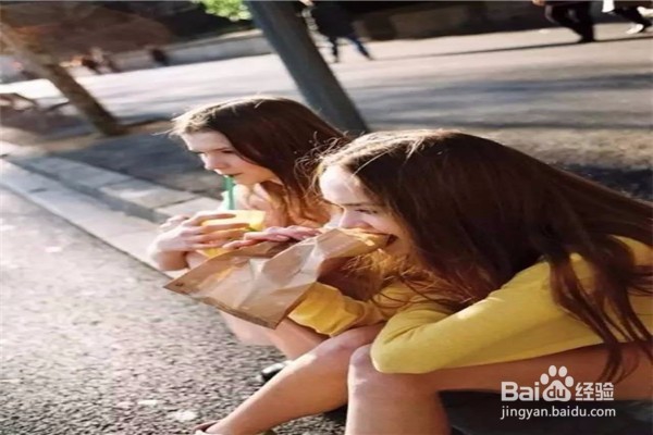 拍照攻略-50大闺蜜拍照姿势,学来刷爆你朋友圈