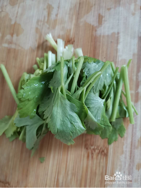 杏鲍菇炒香芹的做法