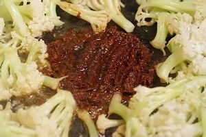 五花肉花菜干锅怎么做