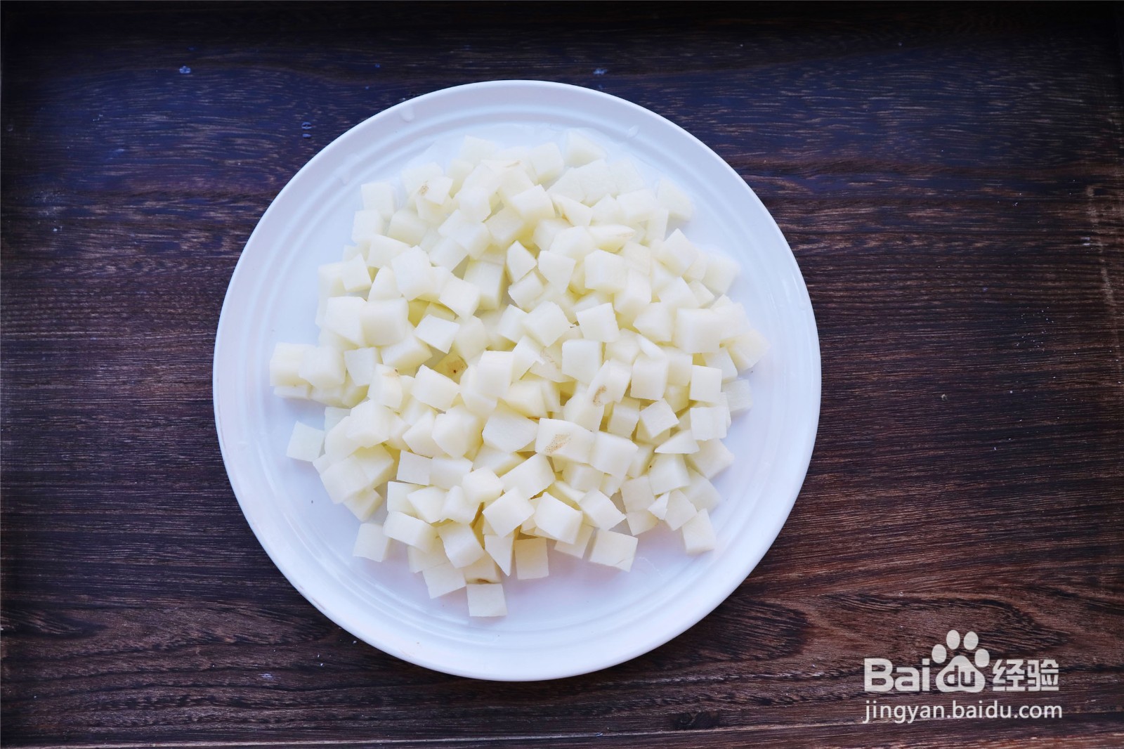 如何制作一份土豆鸡丁盖饭?