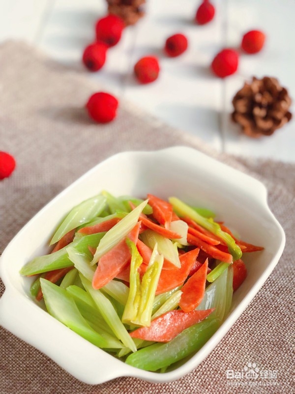 芹菜炒火腿的制作方法