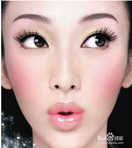 如何打造水润清透的妆面