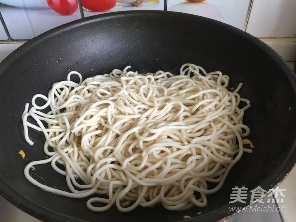 酱油炒面的做法
